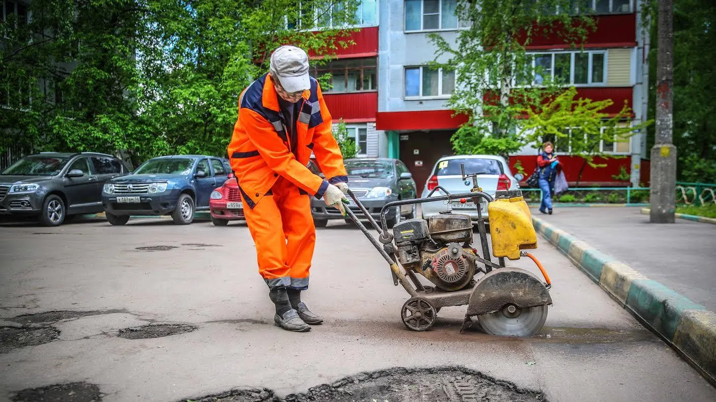 Ямы на дорогах являются основной проблемой в Люберцах