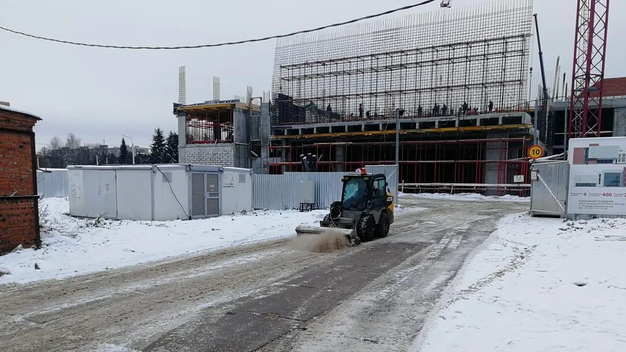 На подмосковных стройках проверили качество уборки снега