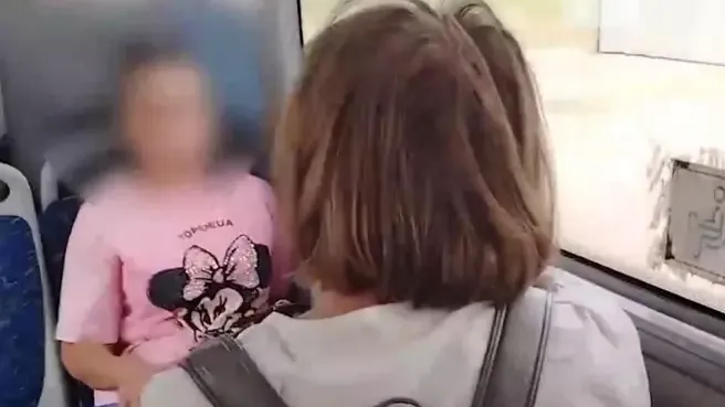 «Я тебе очки разобью»: в волгоградском автобусе произошел конфликт из-за собаки