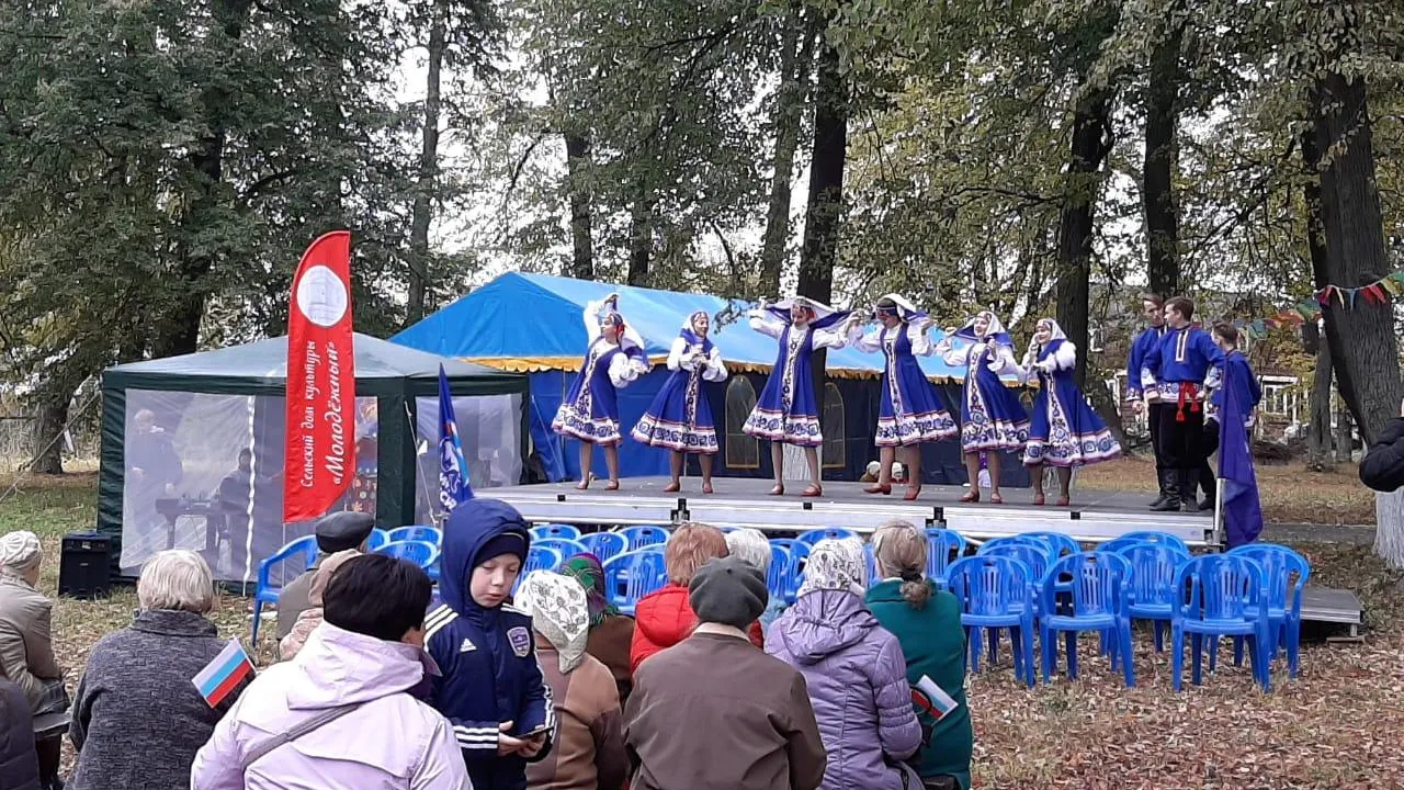 В горокруге Подольск наградили активистов и провели выставку собранного урожая