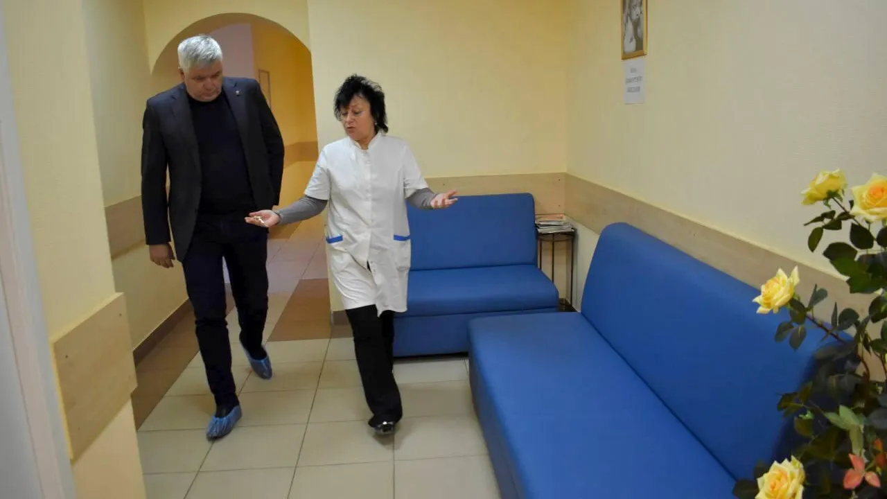 Удобная мебель для посетителей появилась в женской консультации Балашихи