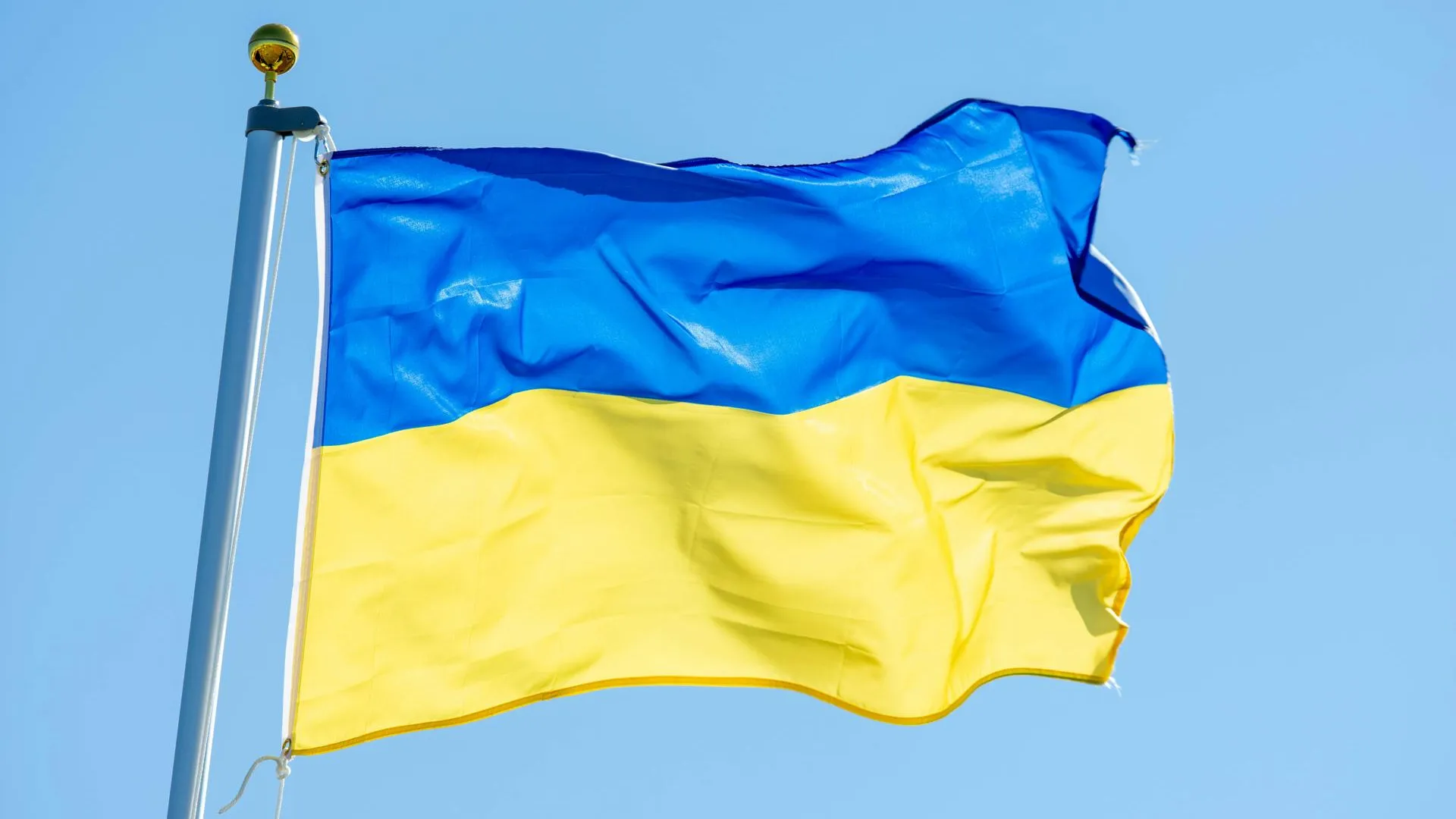 Разведенные украинки перечисляют алименты от россиян ВСУ
