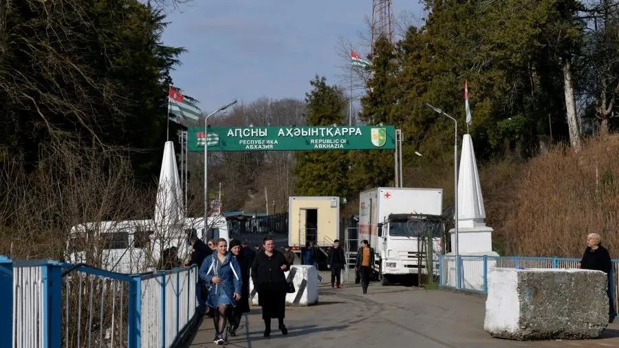 Пропуск людей через границу Абхазии с Грузией приостановят с 23 по 30 октября