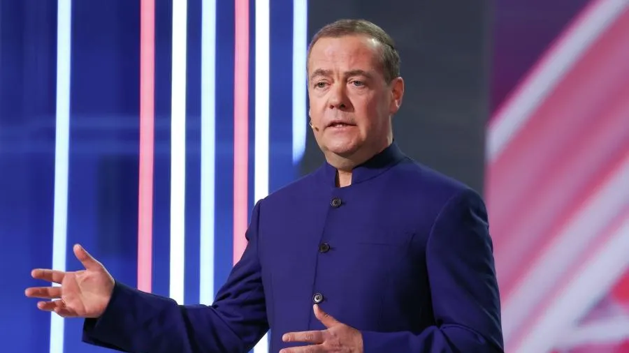 Дмитрий Медведев: никакую реальную денацификацию ФРГ так и не прошла