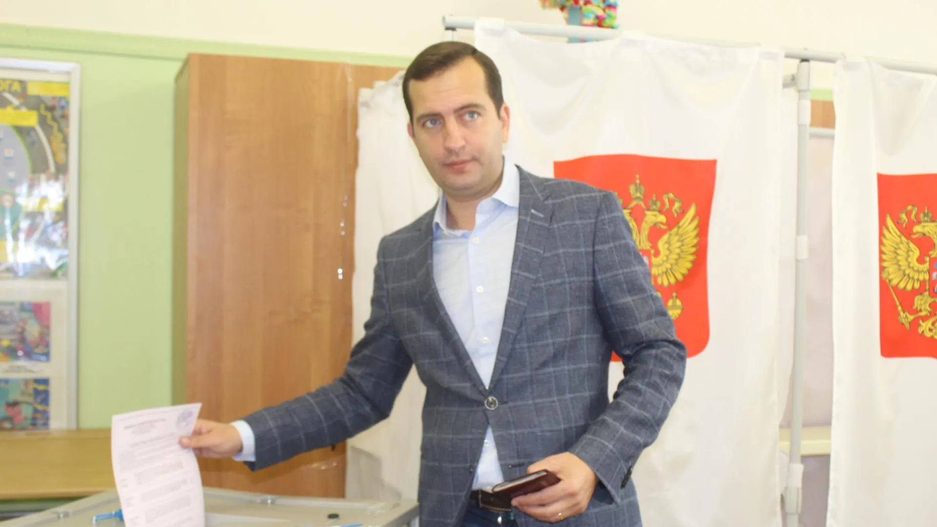 Врио главы Котельников Булгаков проголосовал на выборах губернатора Подмосковья