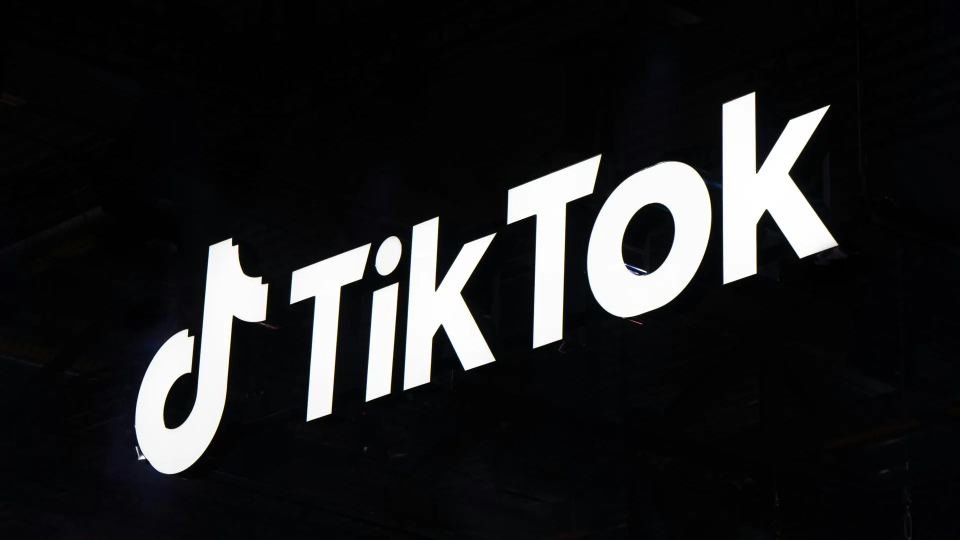 Московский суд оштрафовал соцсеть TikTok на 4 млн рублей