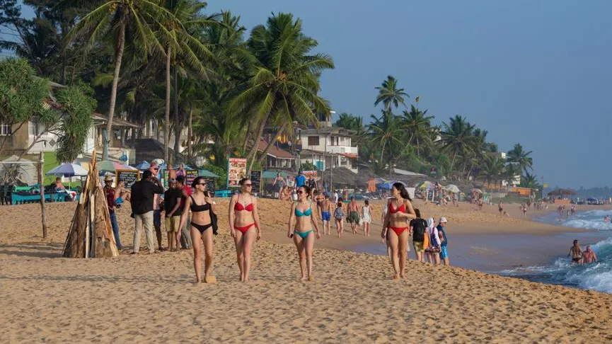 Застрявшие на Шри-Ланке россияне попросили продлить визы до 30 дней