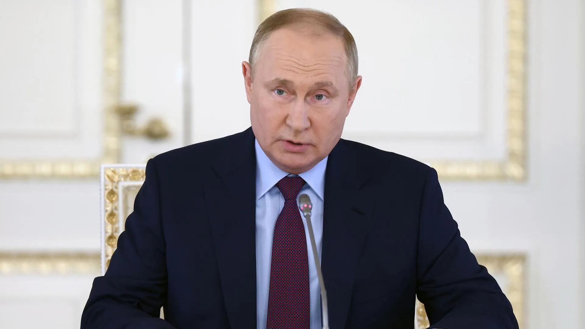 Путин: нужно вовремя финансировать работы над приоритетными технологиями