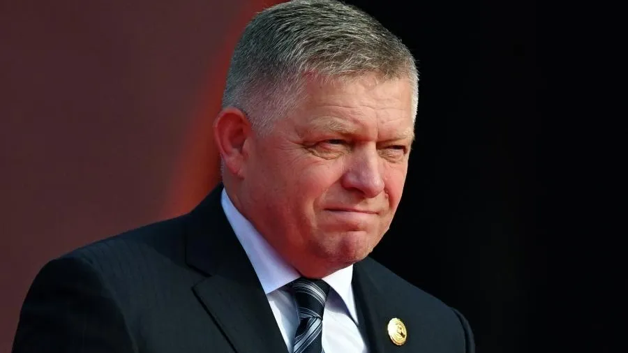 Фицо заявил, что снова готов приехать на 9 Мая в Москву