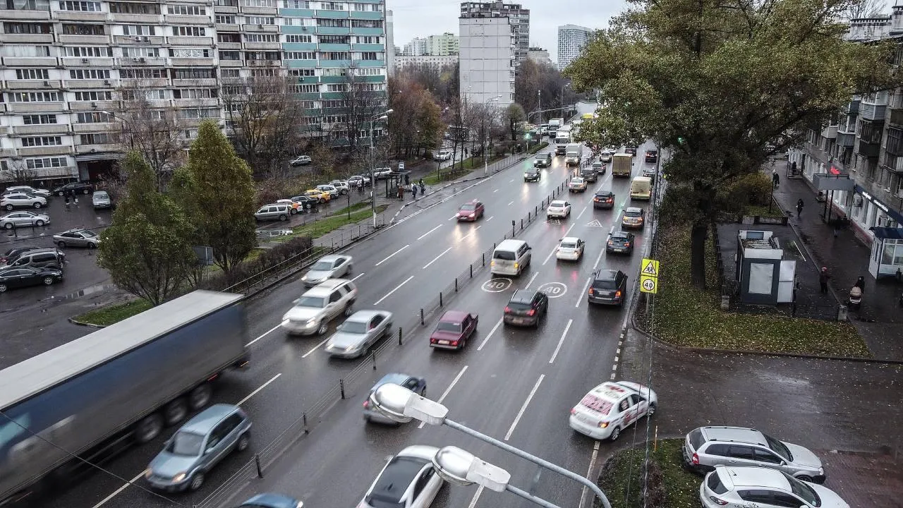 Автовладельцев Подмосковья призывают соблюдать ПДД во время дождя