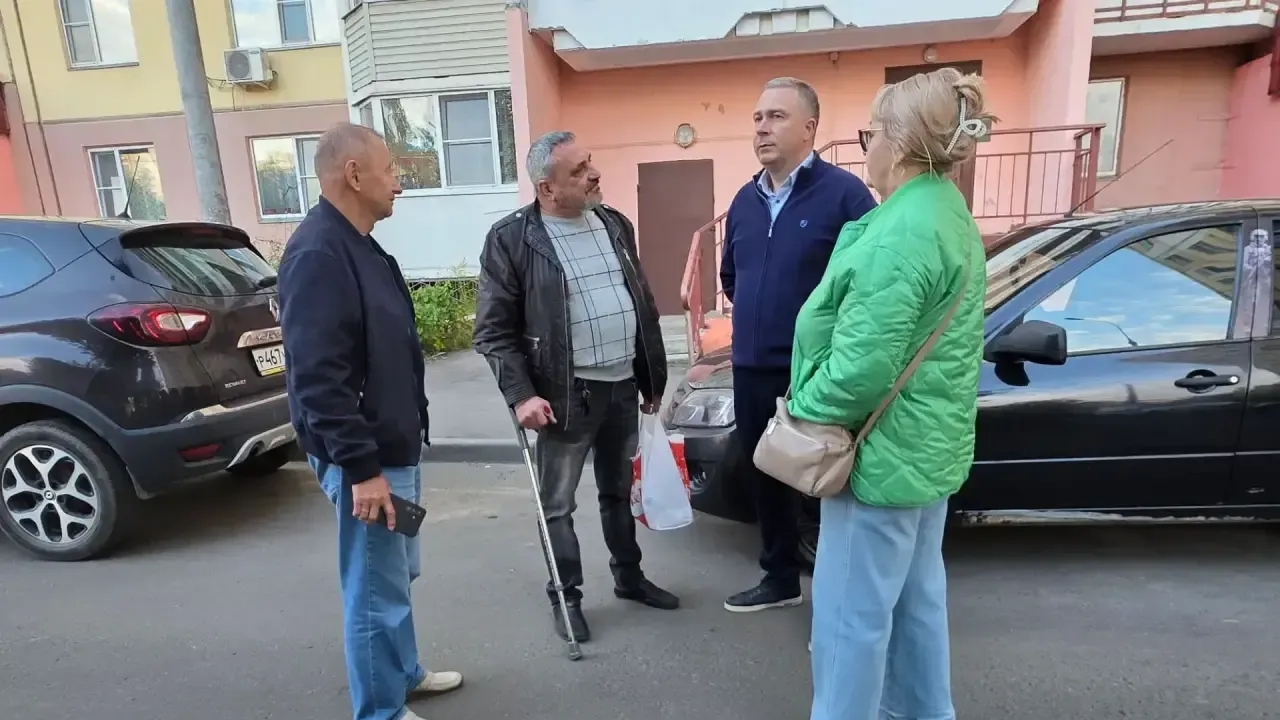 В Нахабино установят поручни в подъезде дома на Школьной