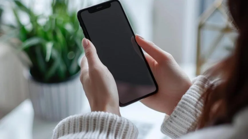 Адвокат Ковалевская: при блокировке SIM нужно сразу отвязать ее от банков