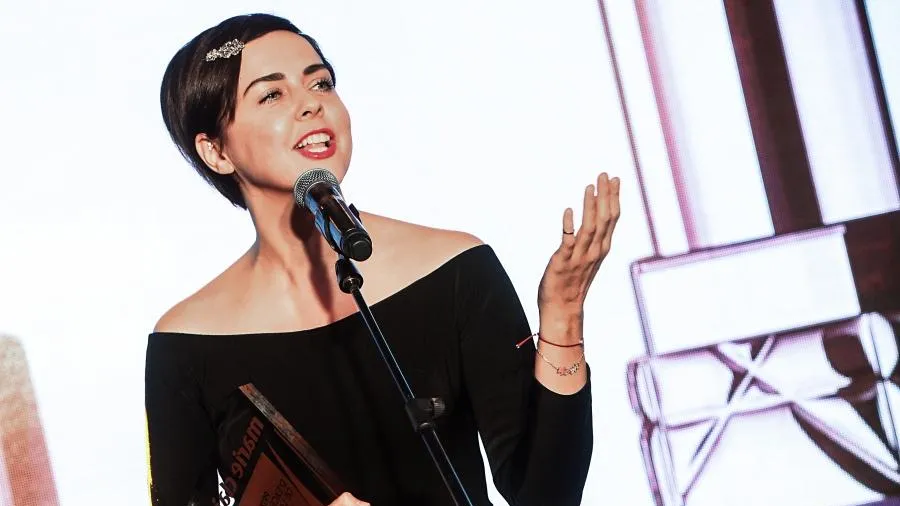 Уехавшая из РФ после начала СВО Ольга Шелест проводит онлайн-корпоративы из США