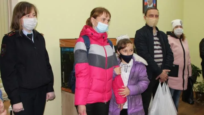 Полицейские Подольска передали продуктовые наборы 50 семьям в трудной жизненной ситуации