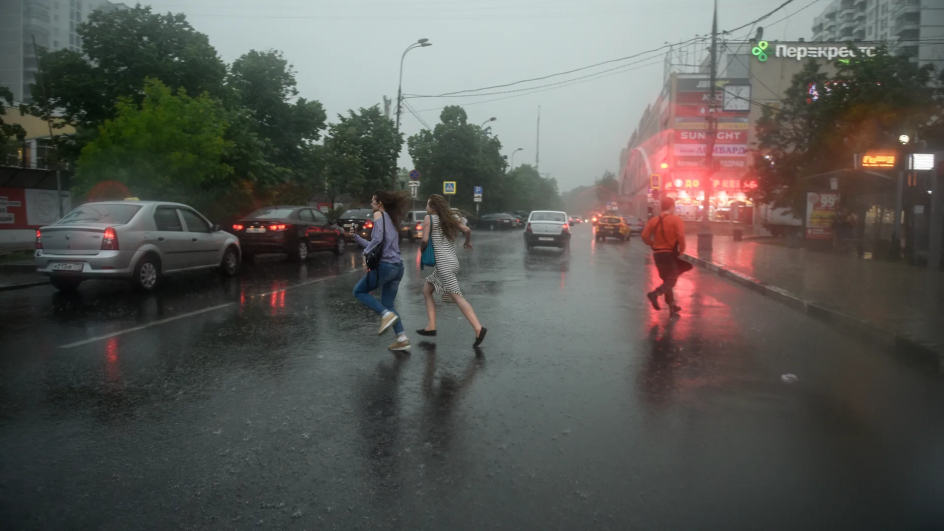 Тропические ливни накрыли Москву