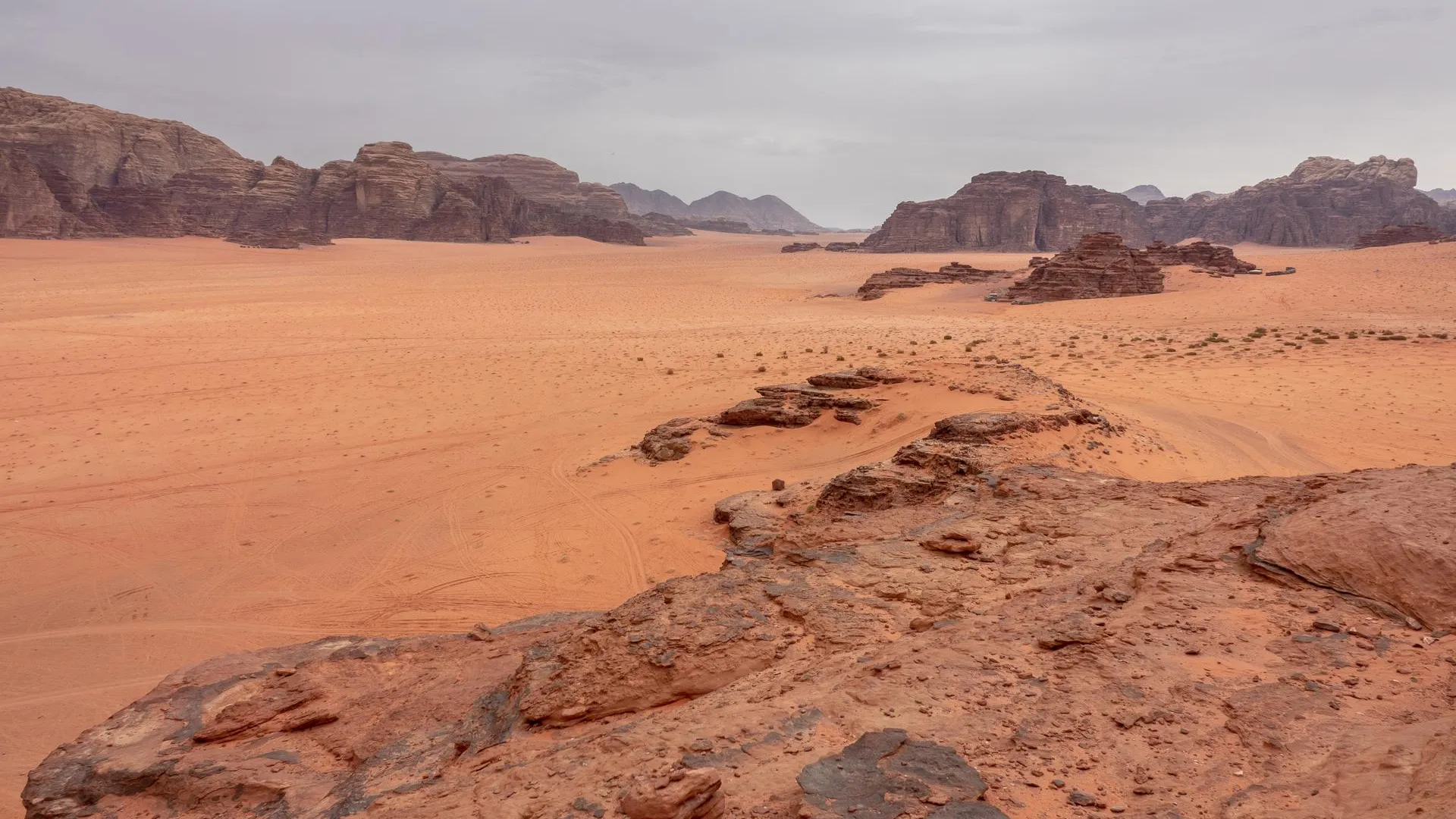 Марсоходы NASA сделали панорамы Марса на 360 градусов