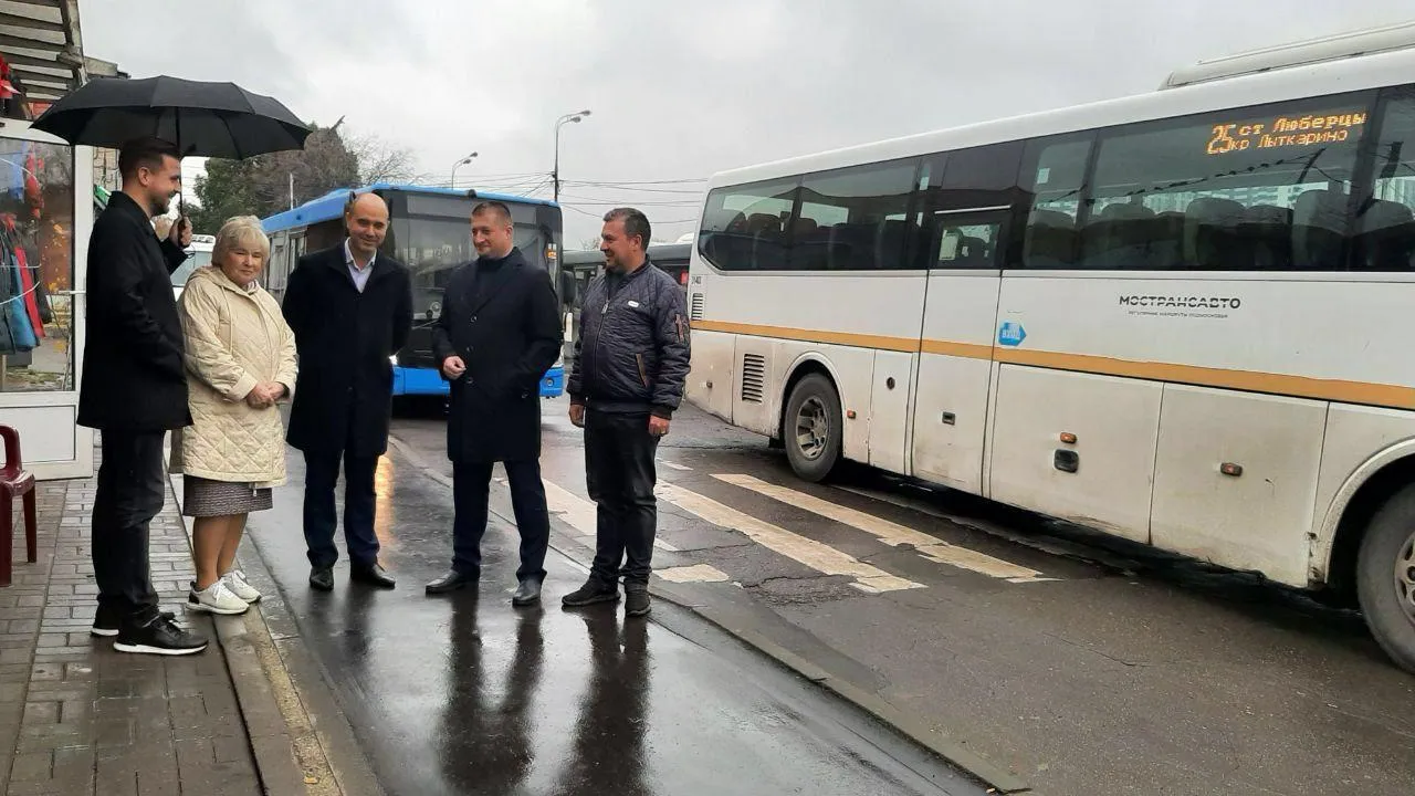 Депутат Мособлдумы Антонова проверила отремонтированный тротуар в Люберцах