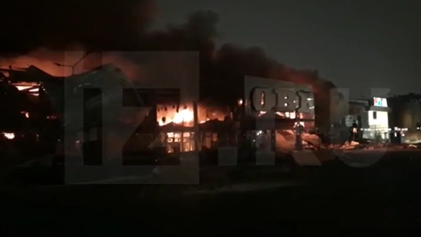Пожар в ТЦ «Мега Химки». ВИДЕО