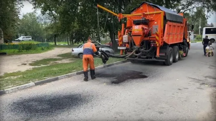 На дорогах Люберец заделали более 10,7 тыс ям с начала года
