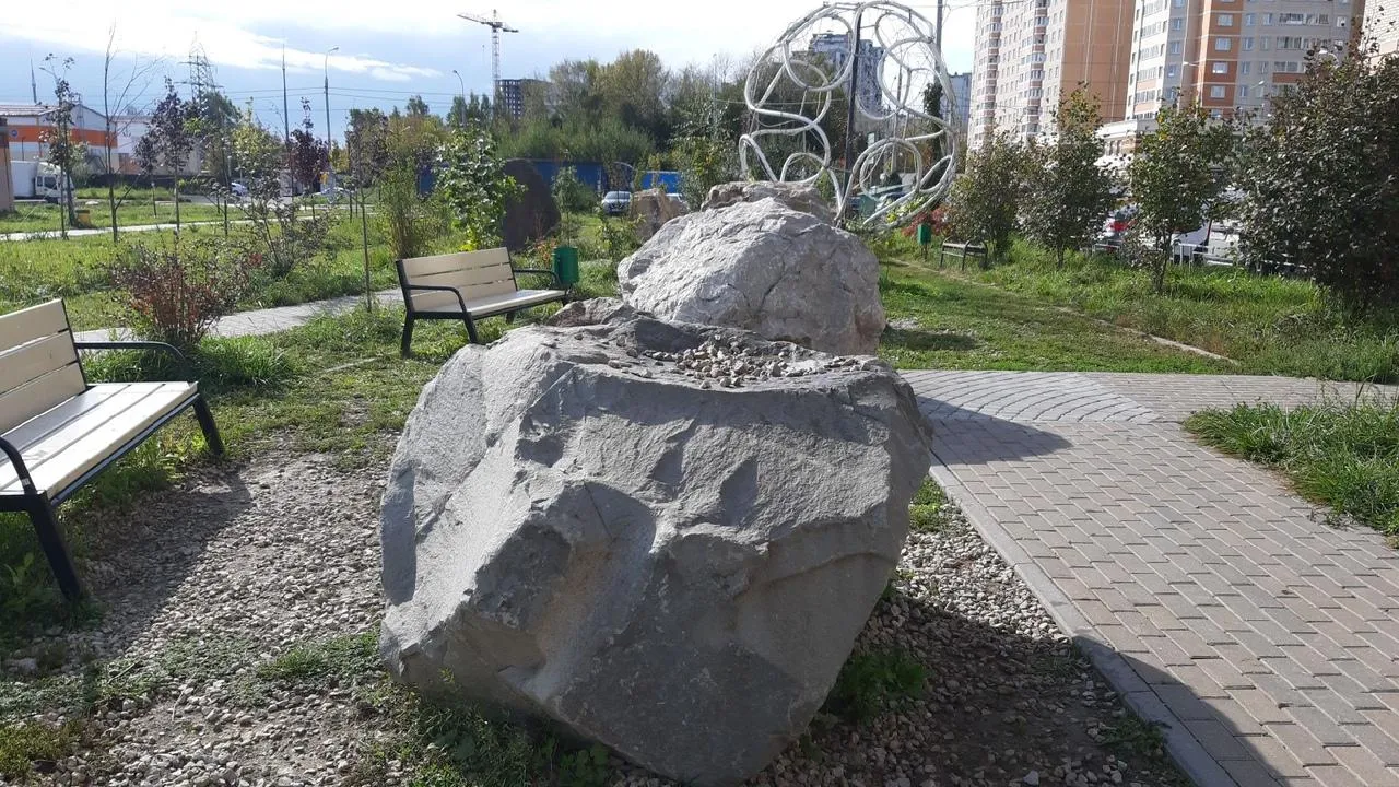В Подольске установили 5‑тонный камень из города‑героя Ленинграда