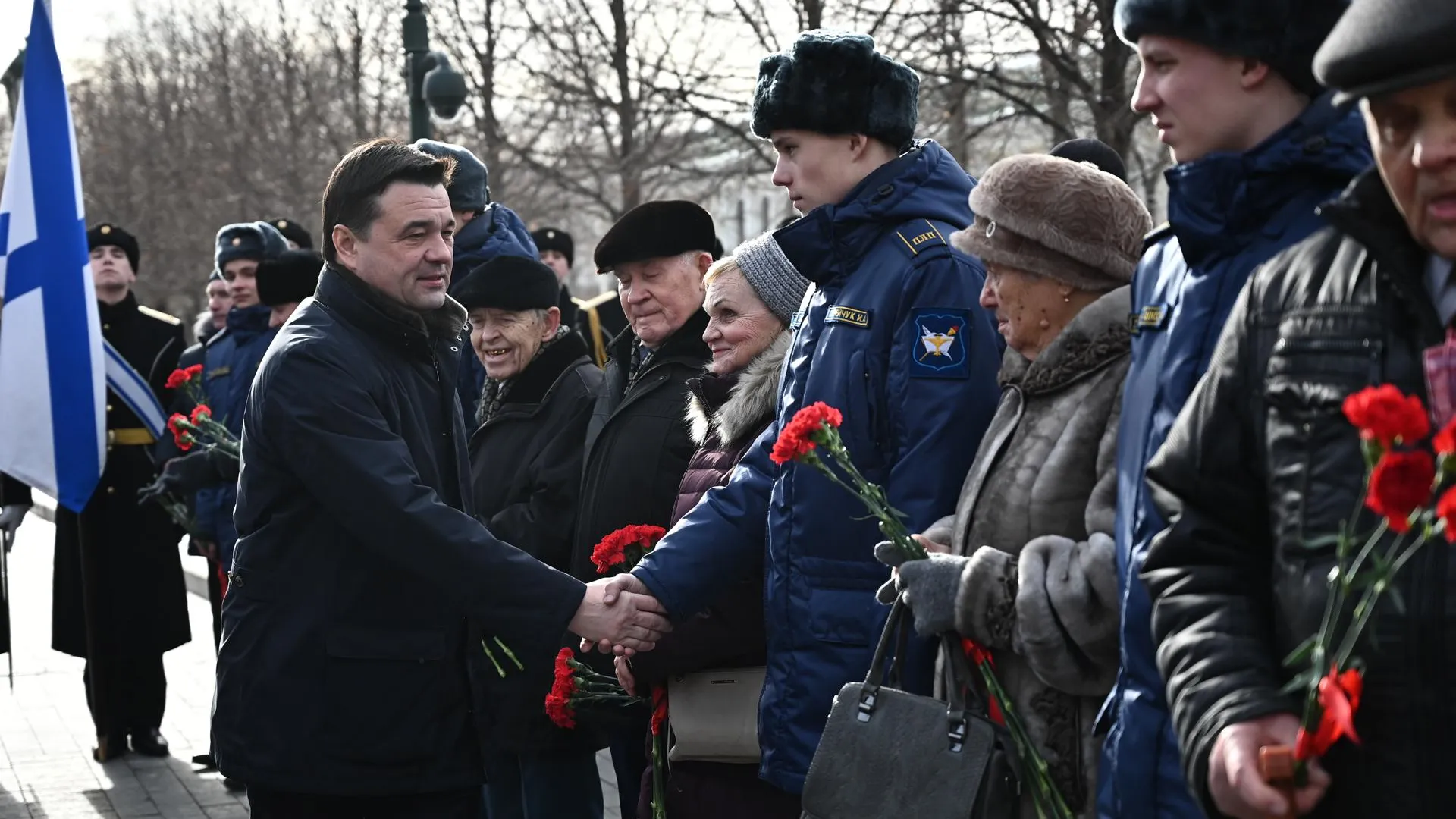 Делегация Подмосковья возложила цветы к Могиле Неизвестного Солдата