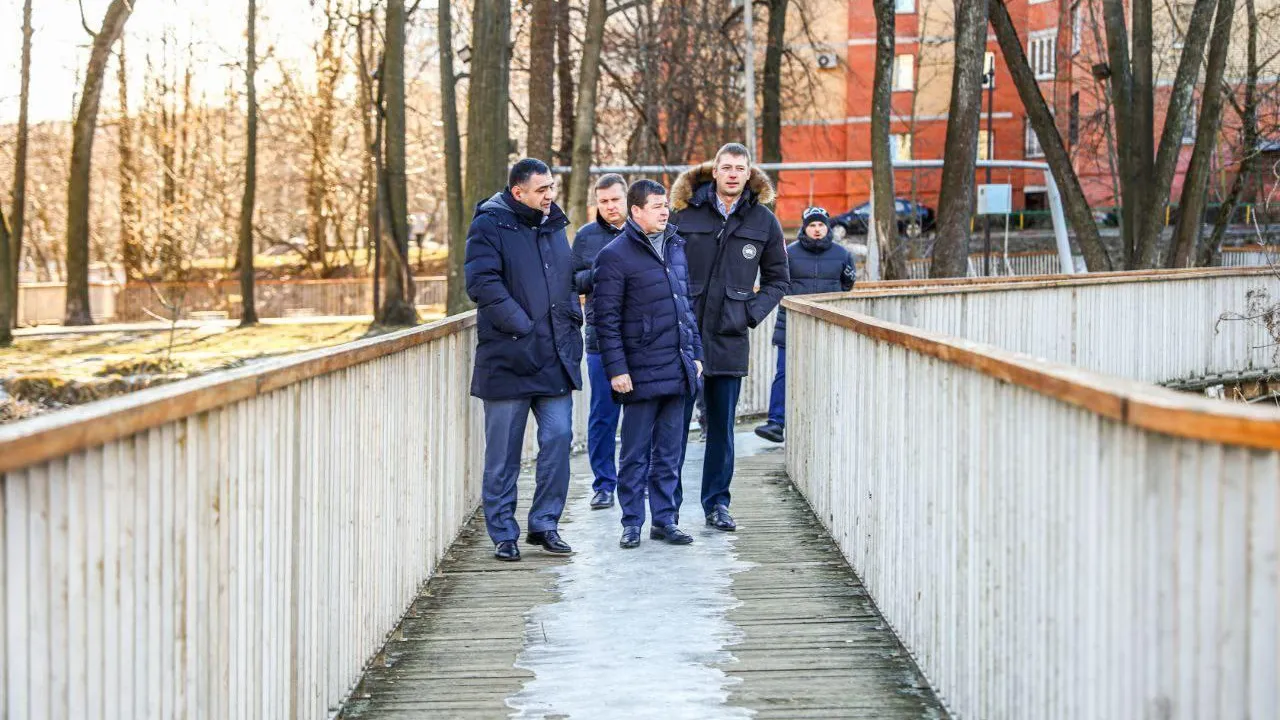 Глава Раменского округа проинспектировал береговую зону Чернавского пруда
