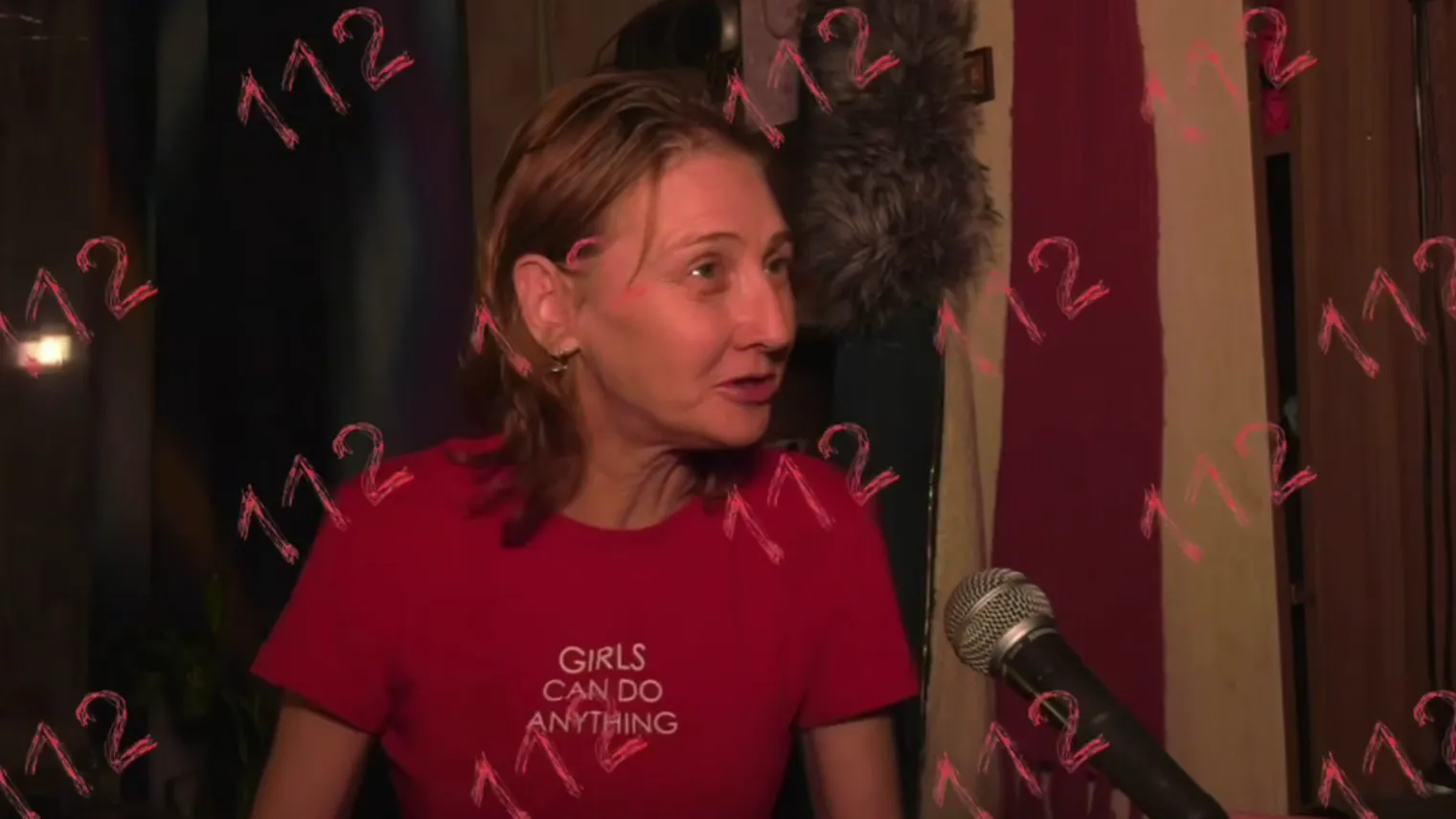 Женщина спасла 3-летнюю девочку, гулявшую на холоде в майке в Биробиджане