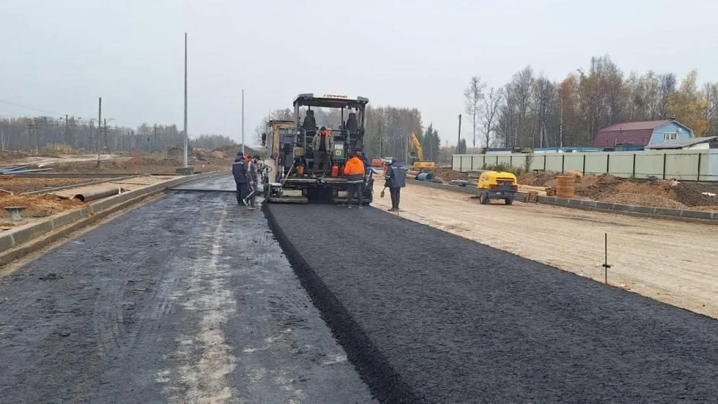 В Лобне приступили к асфальтированию Северного подъезда к городу