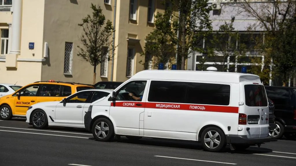 Шесть человек пострадали в результате наезда маршрутки на бетонный столб в Подмосковье