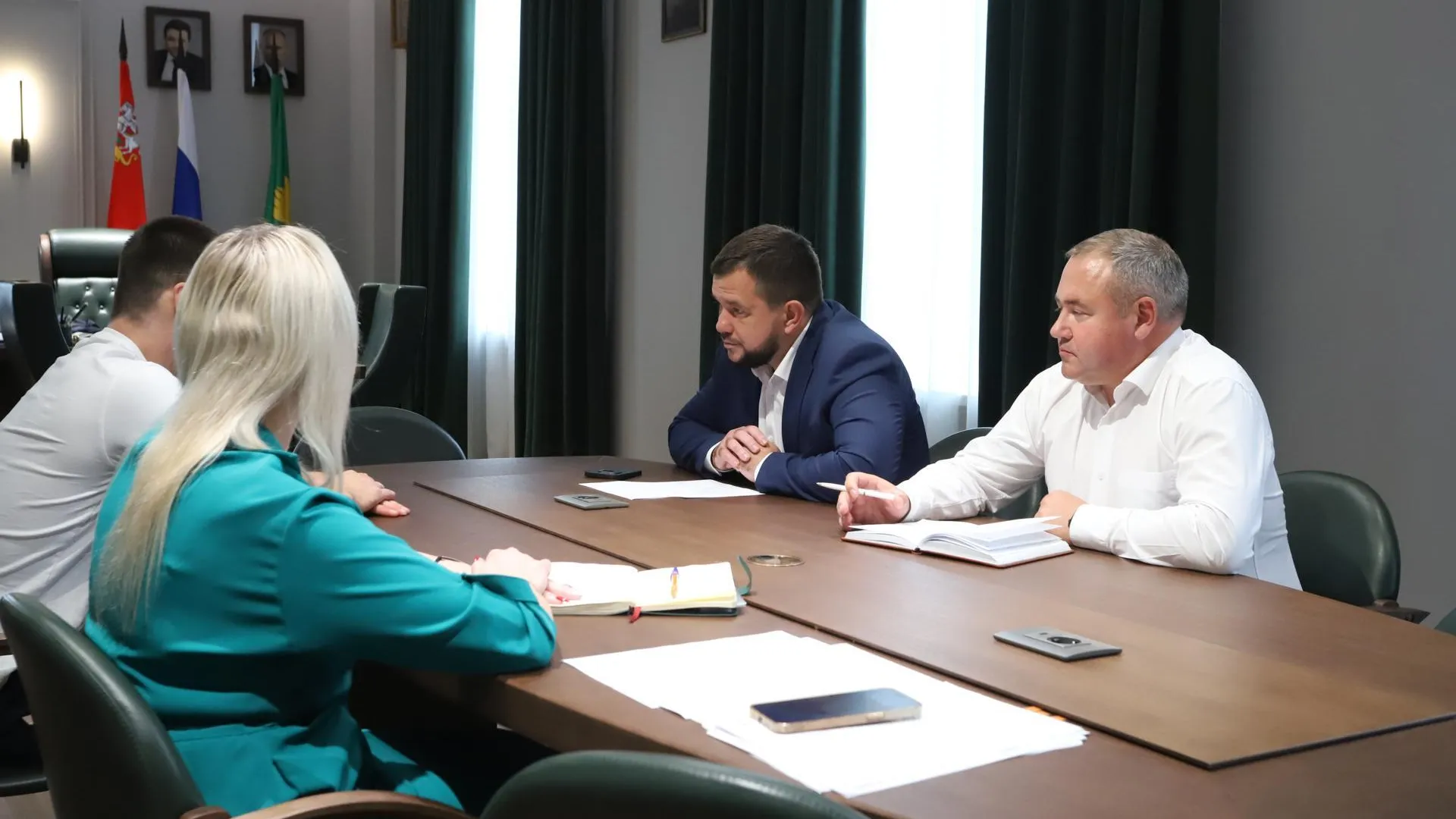 Глава Шатуры встретился с двумя бойцами СВО, находящимися в отпуске