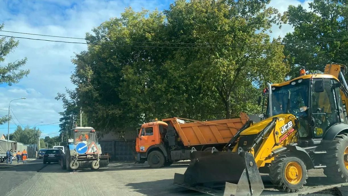 Рабочие приступили к ремонту дорог в деревне Мякинино Красногорска