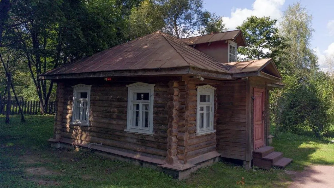 В Подмосковье утвердили предметы охраны флигеля‑кухни и бани усадьбы писателя Чехова