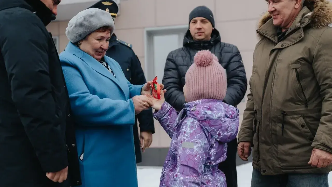 В Можайске первые 5 семей получили ключи от своих квартир в доме на ул Полосухина