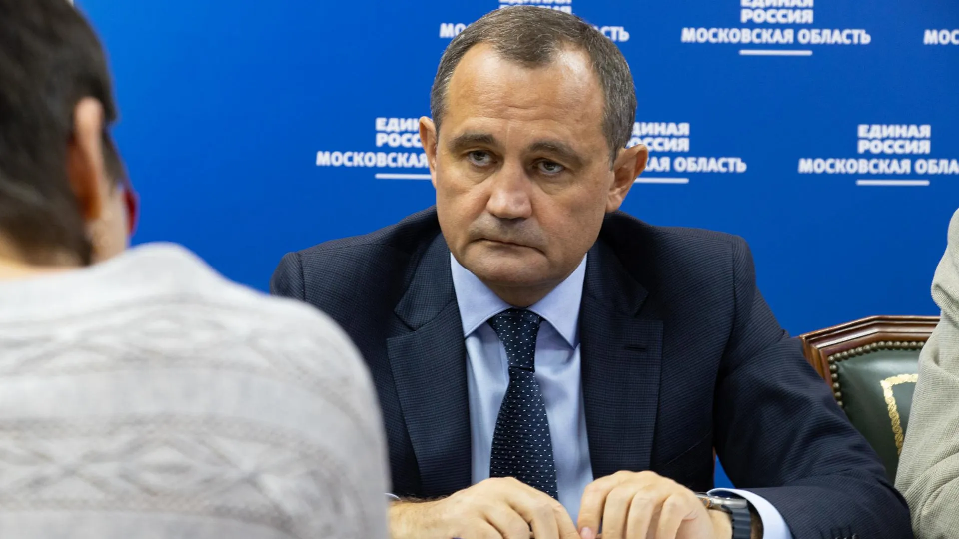 Единороссы Подмосковья помогут нобелевской номинантке, потерявшей руку при обстреле ВСУ