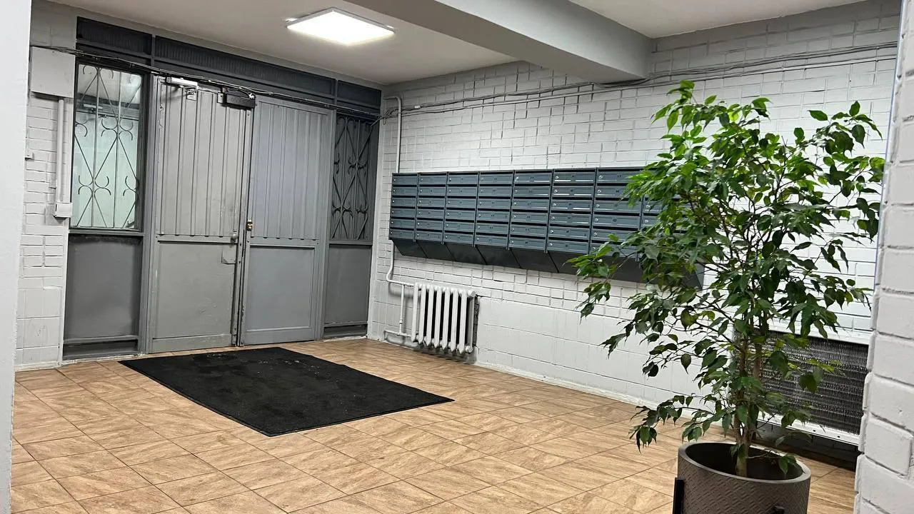 УК Подмосковья провели уборку около 100 подъездов в декабре