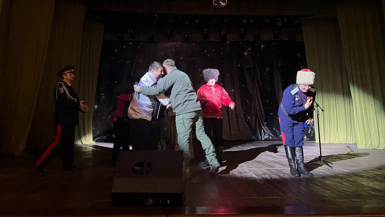 Клуб военно‑патриотической песни «Катюша» из Краснознаменска посетил с концертами Донбасс