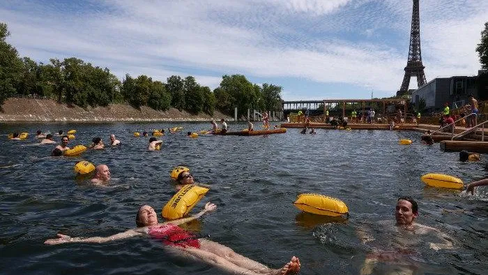 В Сене разрешили купаться впервые за 102 года