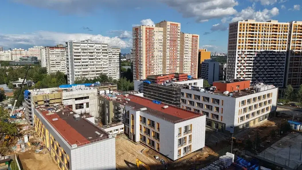 В Одинцове завершается строительство здания Немчиновского лицея