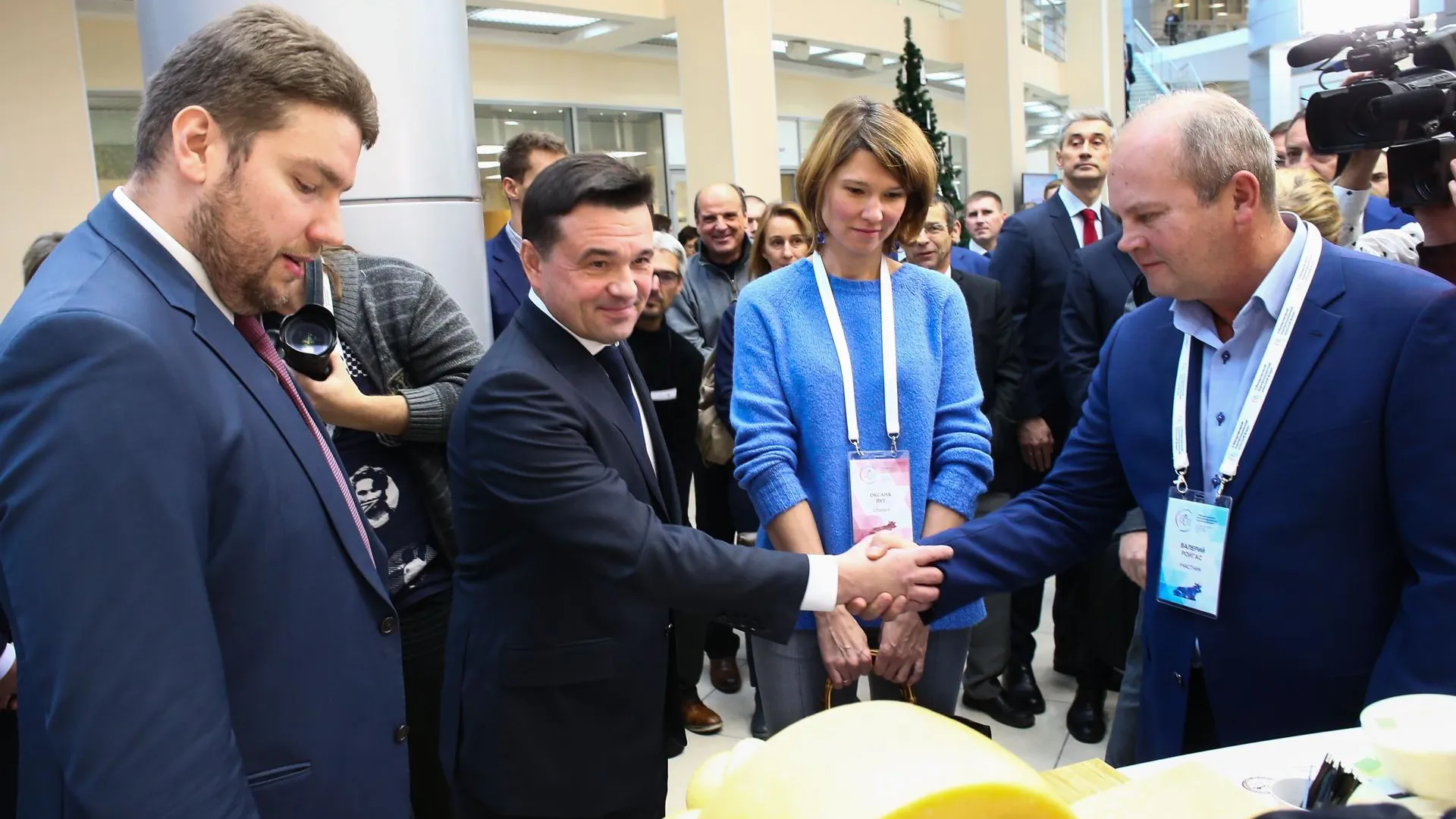 Воробьев открыл пленарное заседание Международного агропромышленного молочного форума