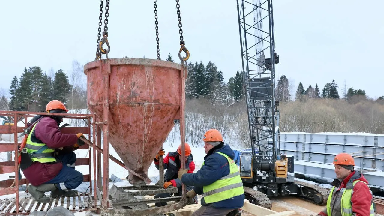 Глава Подольска держит на контроле возведение временного моста в Кутьине