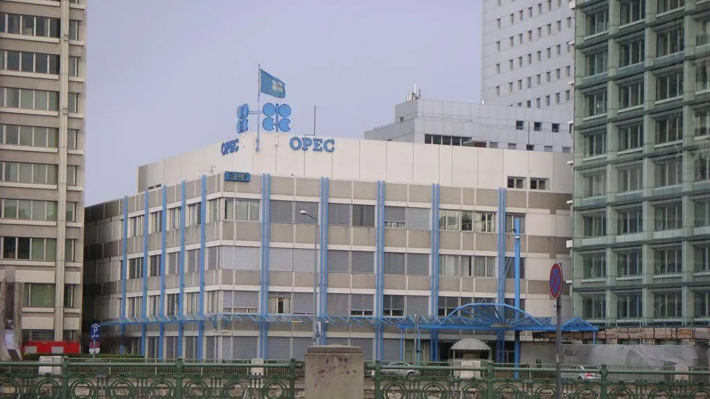 Страны ОПЕК+ снизили нефтедобычу в январе на 226 тыс баррелей в сутки