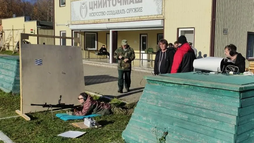 В ЦНИИТОЧМАШ Подольска проходят практику и учатся стрелять будущие оружейники