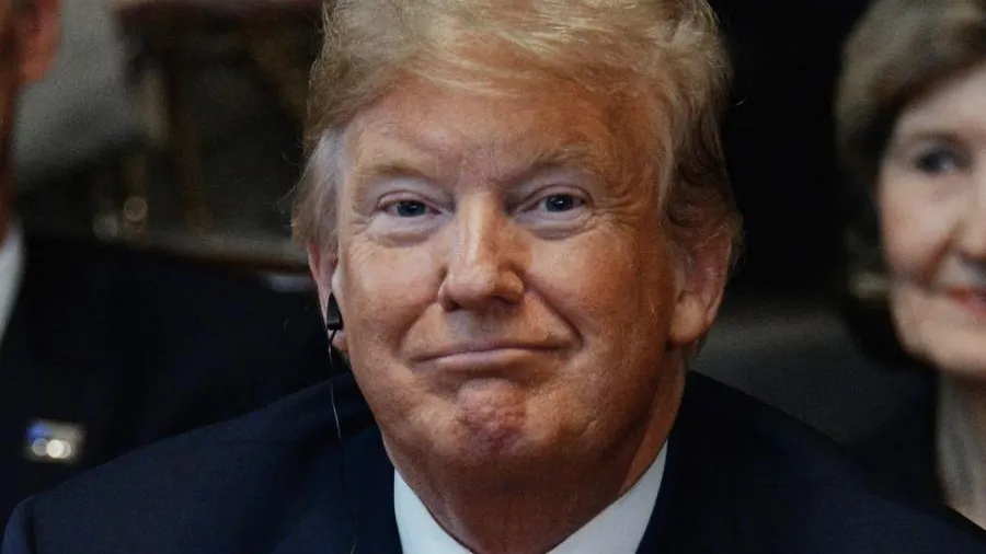 У Дональда Трампа на заставке телефона стоит его же фотография