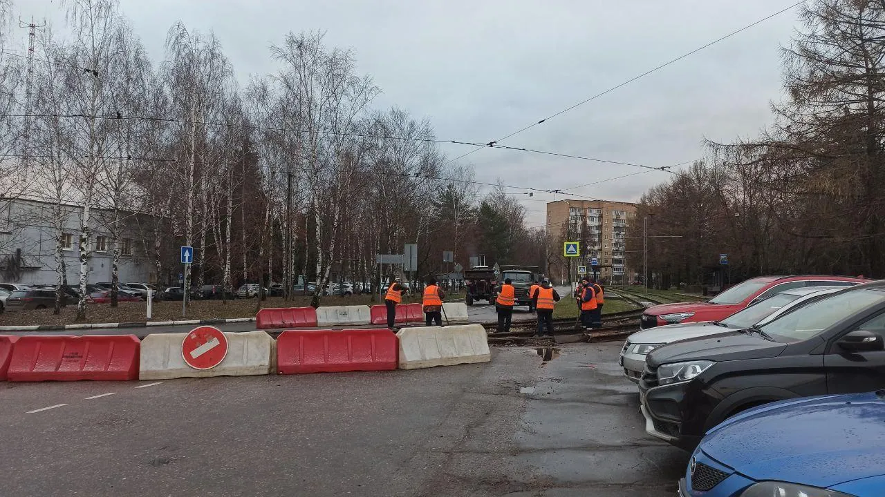 В Коломне начались ремонтно-восстановительные работы на трамвайном переезде