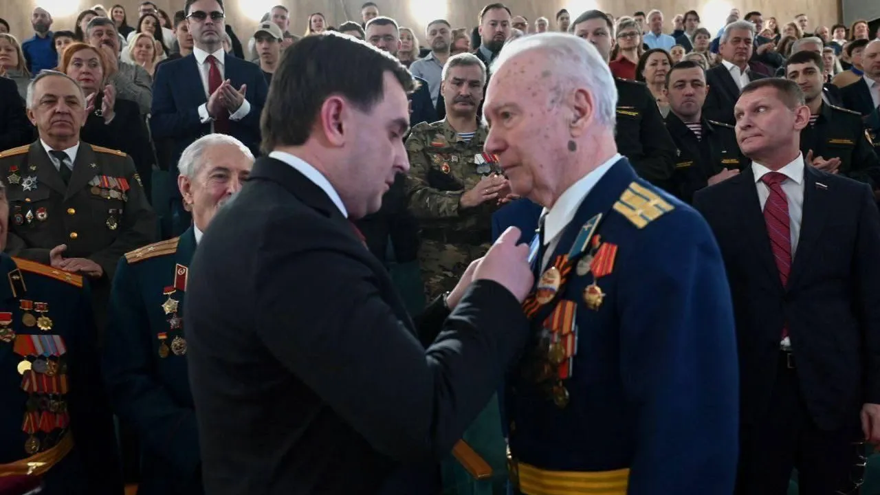 В Реутове в День защитника Отечества наградили ветеранов и медиков