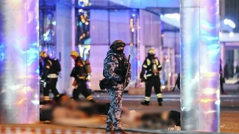 В Сети появилось жесткое видео, снятое после теракта в Crocus City Hall