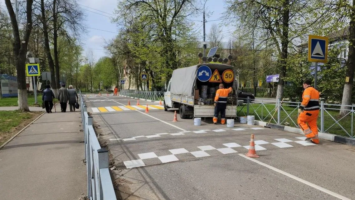 В Ступине обновили разметку на пешеходных переходах возле детской школы искусств