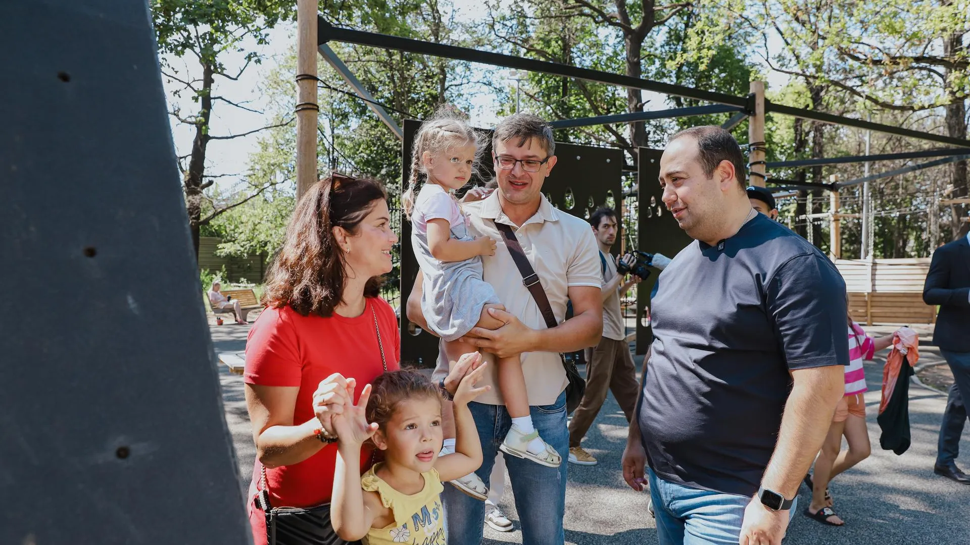 В парке Толстого в Химках открыли новый скейтпарк и роллердром