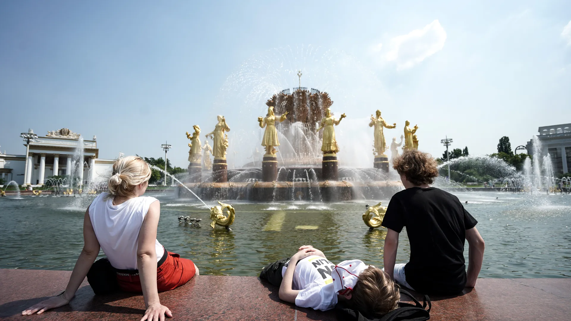 В Москве объявили «оранжевый» уровень опасности из-за жары 12 июля
