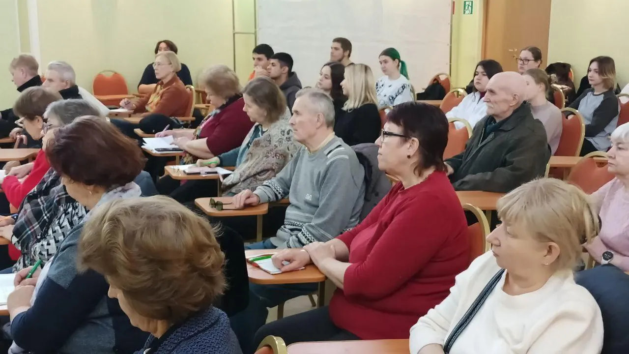 Подмосковные долголеты стали участниками семинара по мерам социальной поддержки